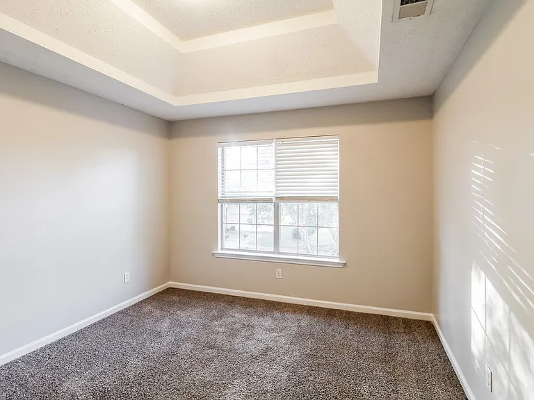 670 Compton Ln — Photo 10