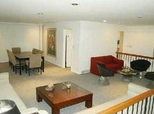 560 Old Farm Rd, Columbus, OH 43213