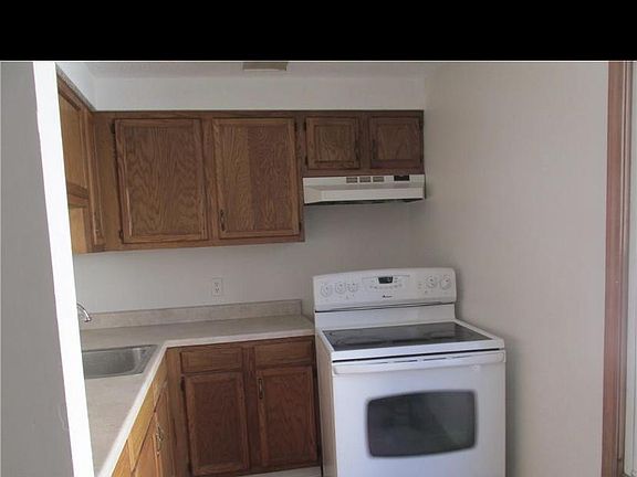 3rd image of 1010 Ontario Ave #1