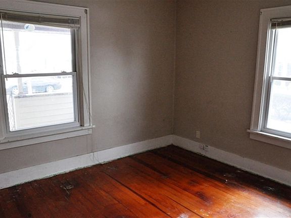 5th image of 709 S 27th St