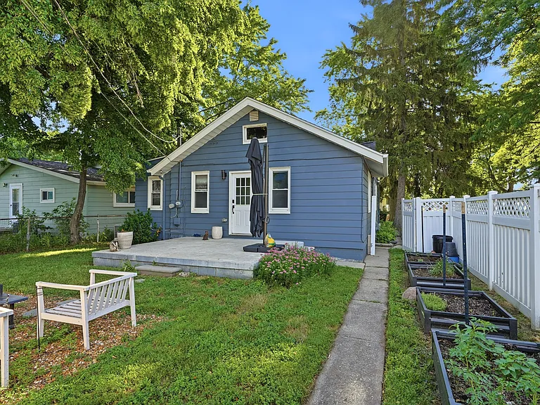 3175 McDowell St — Photo 31