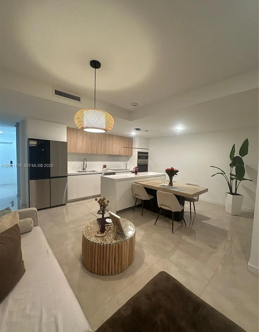 4 bed, 1398 sqft, $3,000 — Photo 4