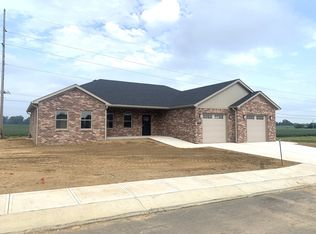 40 Spring Run Dr, Crawfordsville, IN 47933