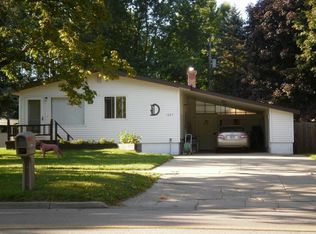 1604 Eastlawn Dr, Midland, MI 48642