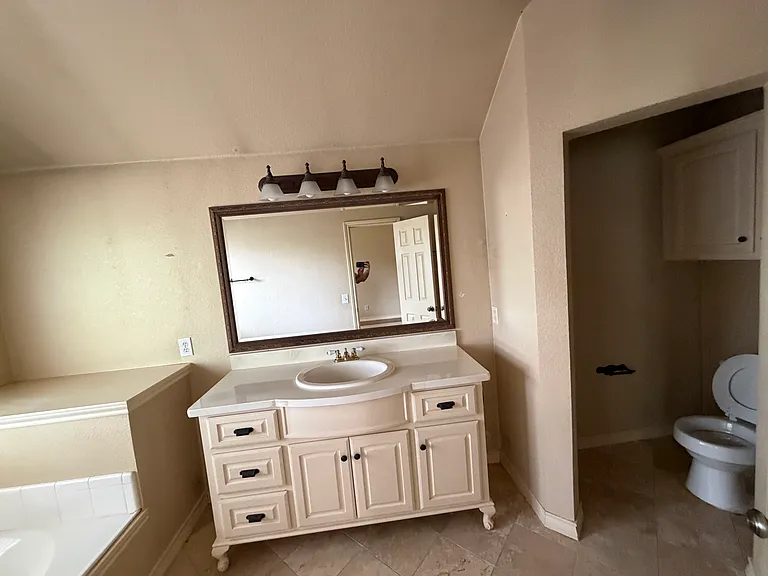 2905 Nandina St — Photo 9