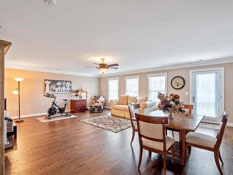 8100 Longtree Rd — Photo 18