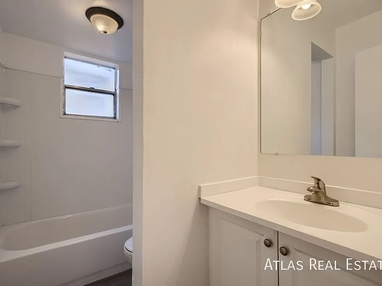 331 N Columbine St #D — Photo 5