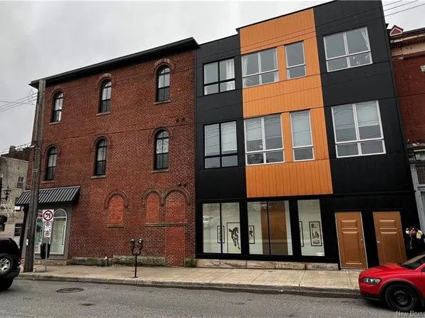 3 Charlotte St #1, Saint John, NB E2L 2H3