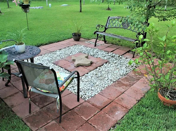 388 Lumbermans Rd, Onalaska, TX 77360