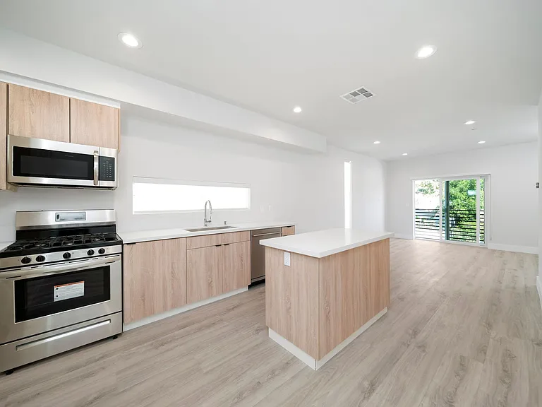 5221 Cleon Property LLC — Photo 4