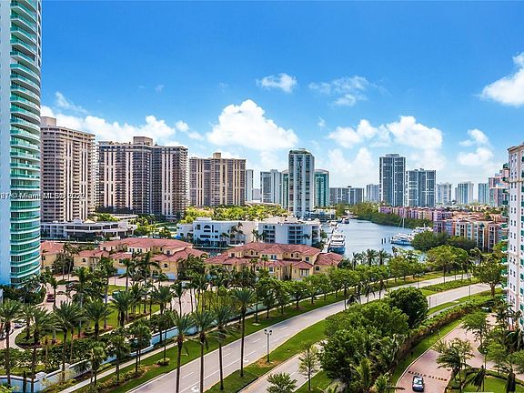 5th image of 20000 E Country Club Dr APT 1111