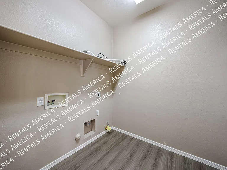 876 E Riviera Pl — Photo 17