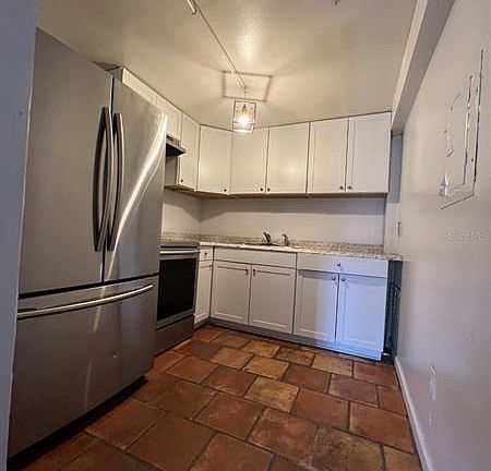 4th image of 643 Wisteria Ct APT C