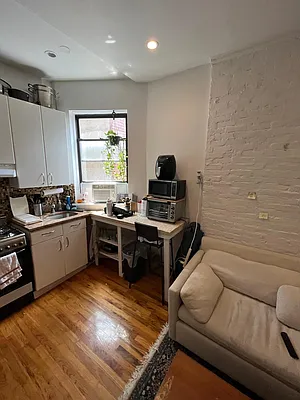 Rented by Point NYC | media 3