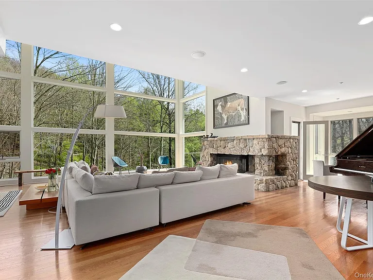 17 Fox Run Rd — Photo 5