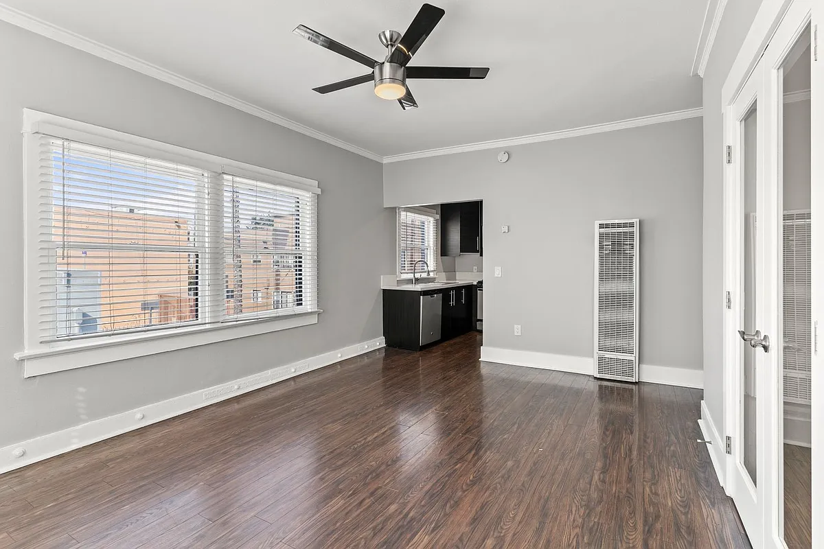 Building Photo - 138 Elm Avenue