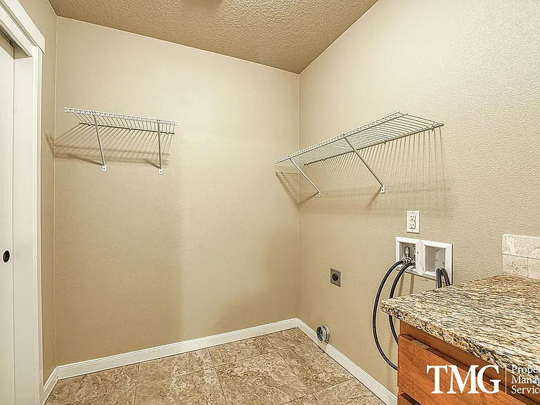 9807 NE 76th Way — Photo 19