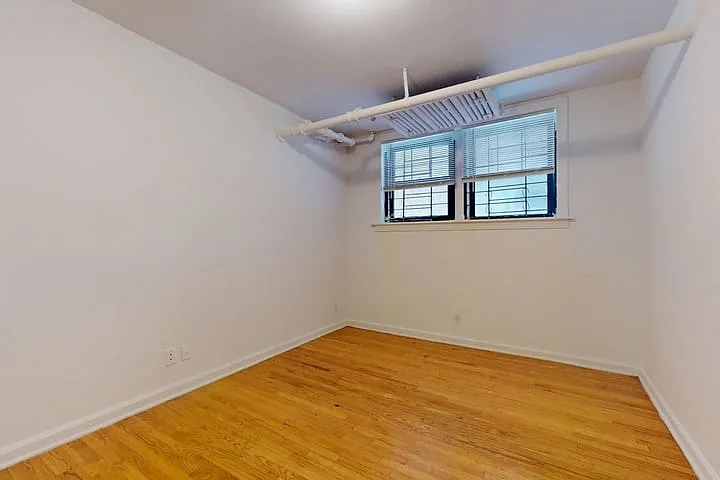 4455 S. Greenwood Avenue — Photo 33