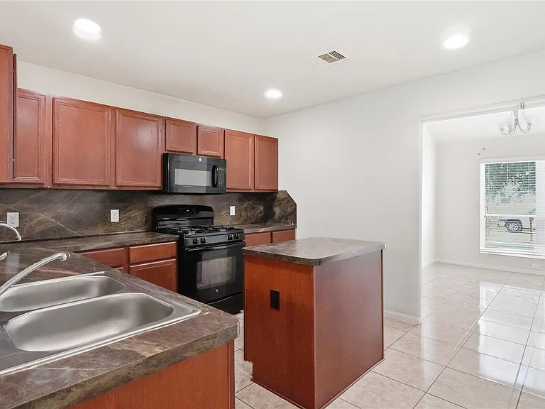 12530 Greencanyon Dr — Photo 10