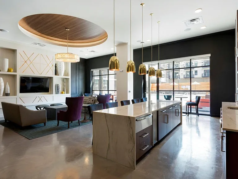 The Shoreham Apartments — Photo 9