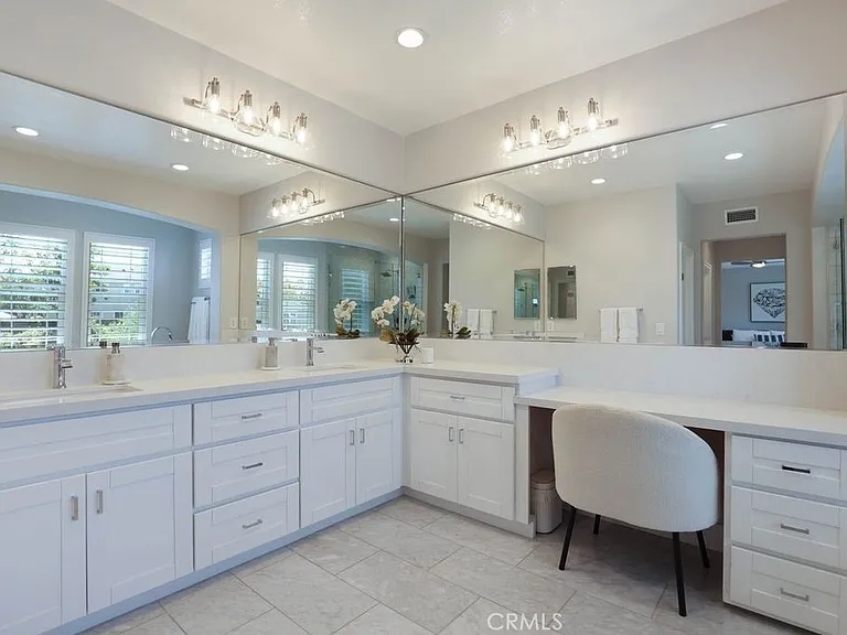57 Laurelhurst Dr — Photo 24