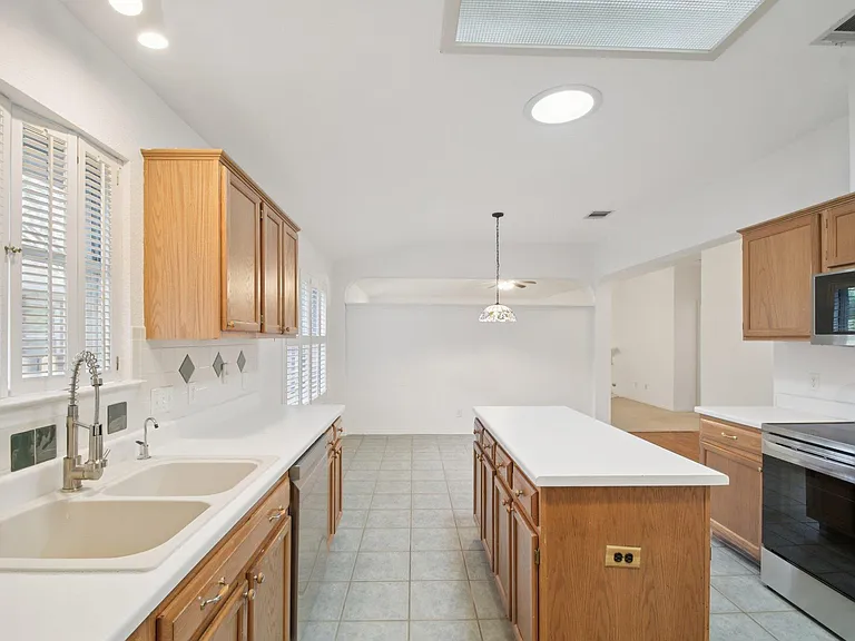 1300 Leah Ln — Photo 13