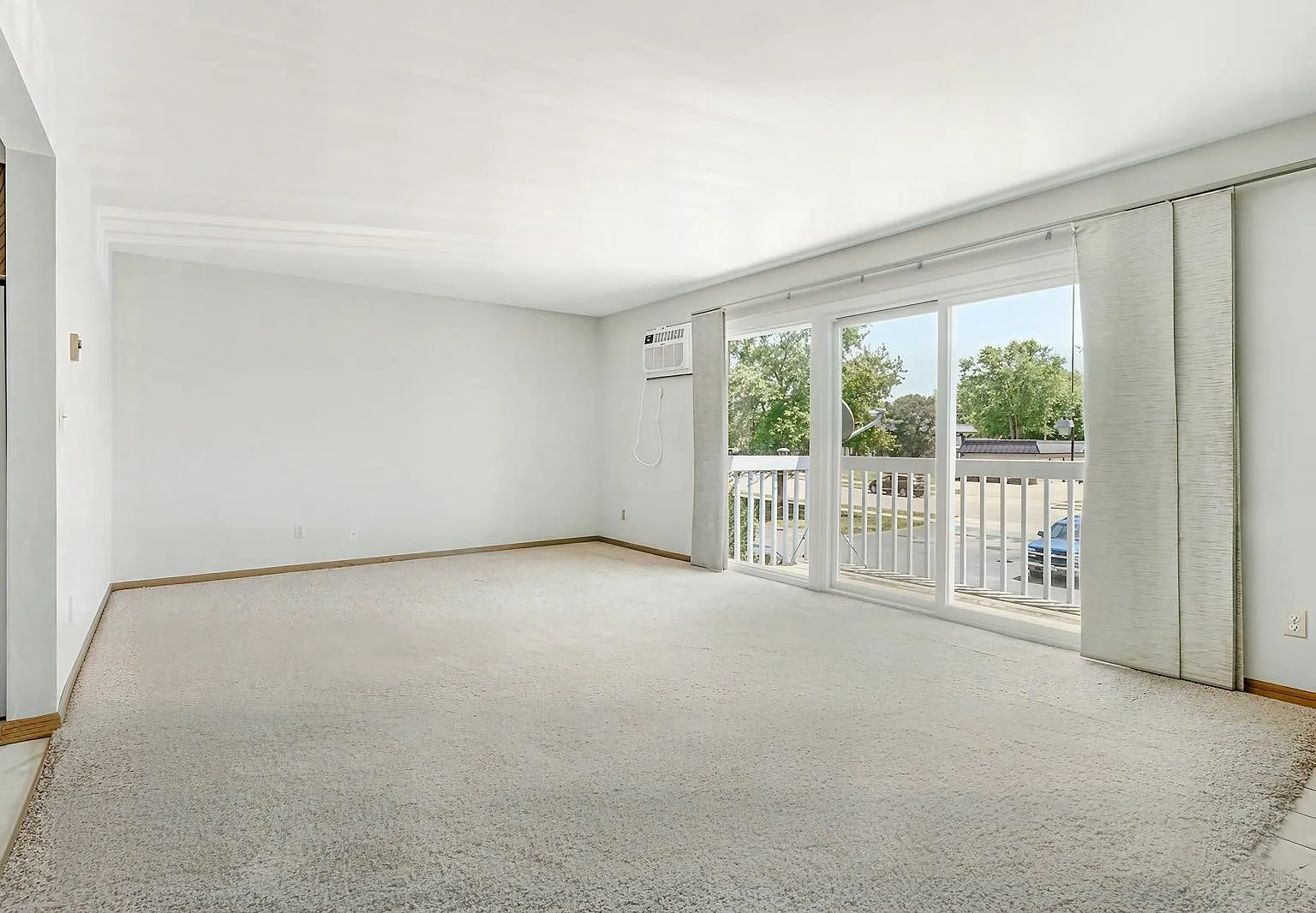 2 bed, 1.0 bath, 900 sqft, $1,535 — Photo 3