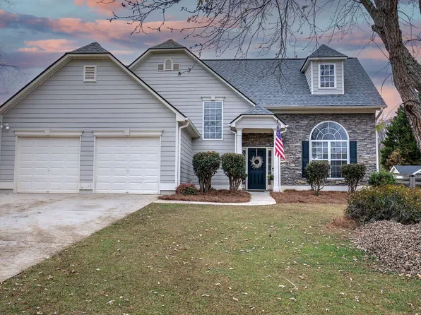 302 Hollybush Ct, Ball Ground, GA 30107