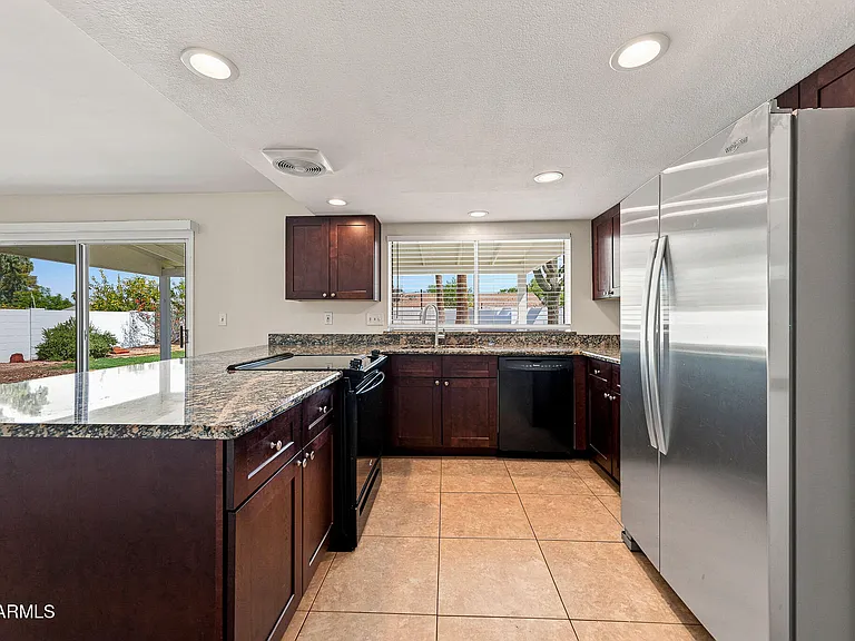 212 E Eugie Ave — Photo 6