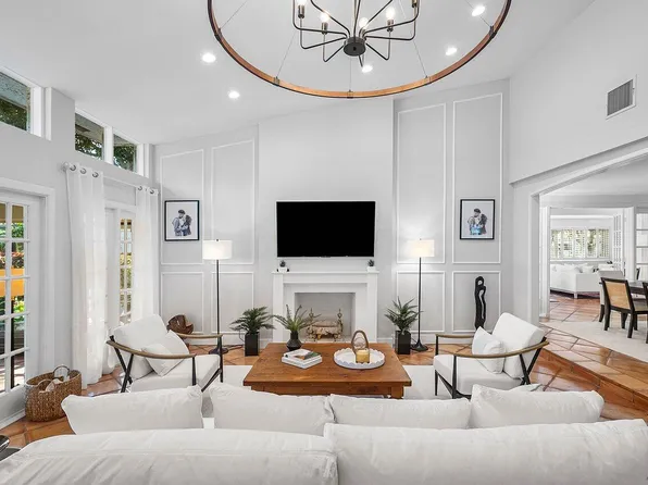 18 Bristol Ln, Boynton Beach, FL 33436