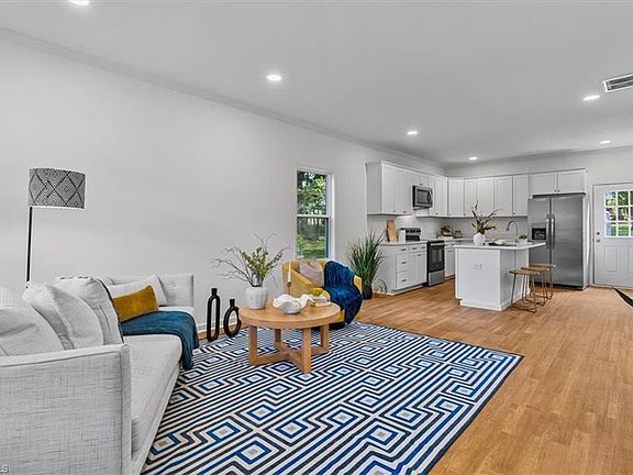 3rd image of 1622 Rankin Rd