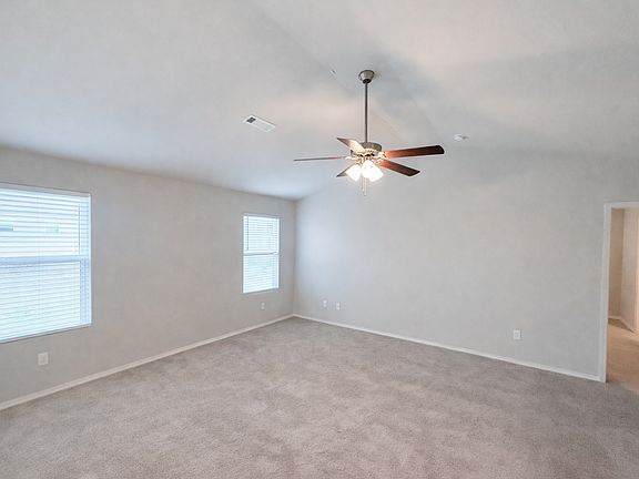 2nd image of 3008 Emerald Park Trl