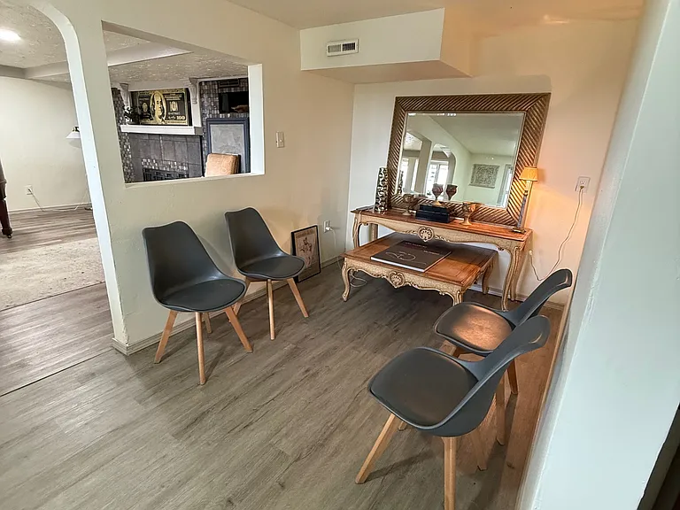 360 Stevens Ave SW #B — Photo 4