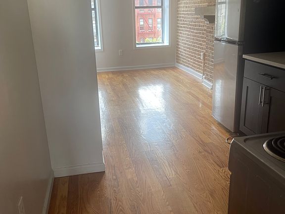 5th image of 434 Lenox Ave APT 3