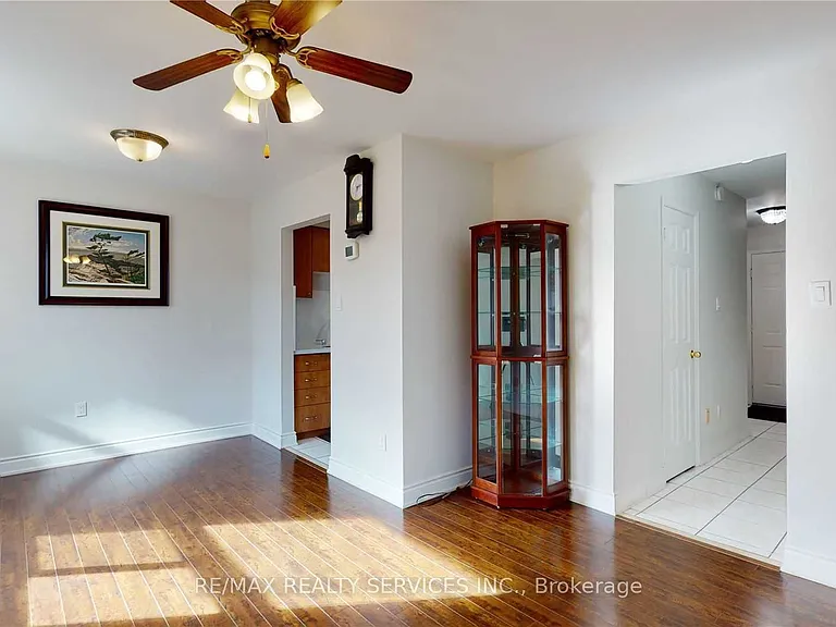 44 Elmstead Ct — Photo 13