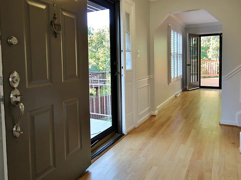 7321 Mallory Ln — Photo 3
