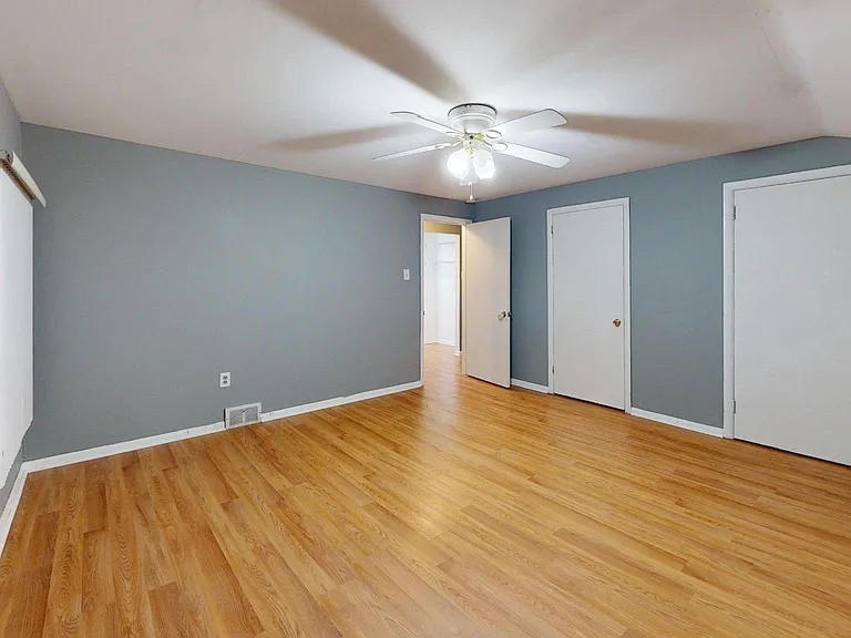 669 N Henderson Rd — Photo 58