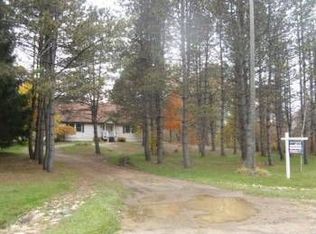 2870 Saddle Ln, Dryden, MI 48428