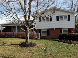 1939 Longview Dr, Lancaster, PA 17601