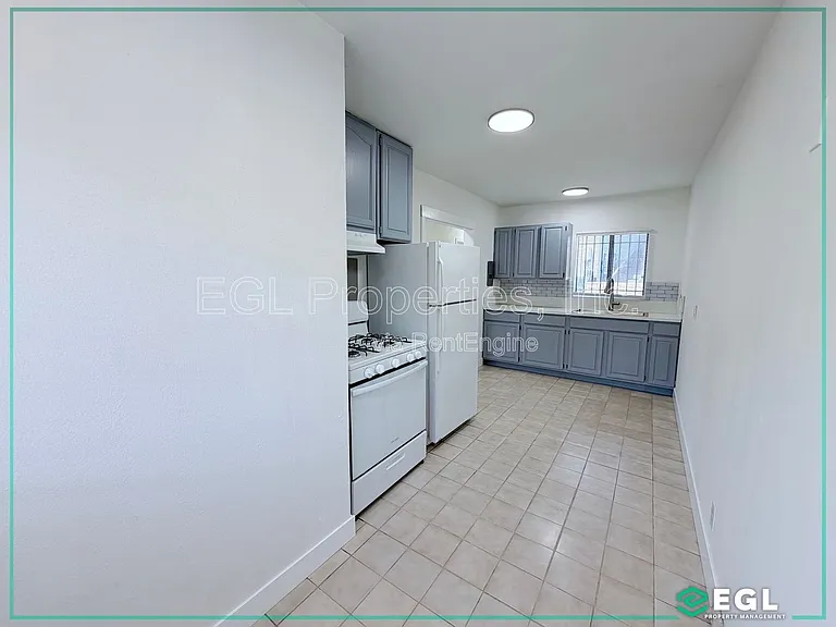 2822 12th Ave — Photo 5