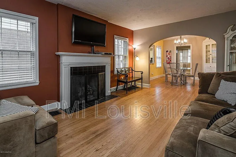 3 bed, 2.0 bath, 1503 sqft, $1,900 — Photo 4