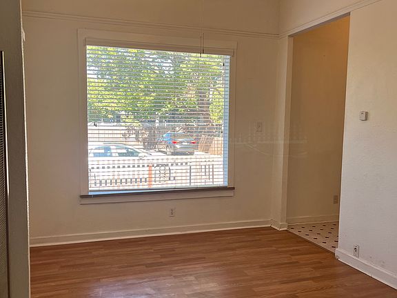2nd image of 320 1/2 3rd St