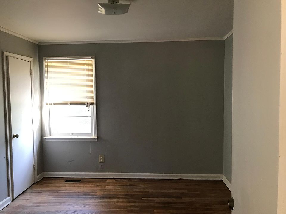 2nd image of 4034 Nisbet Rd