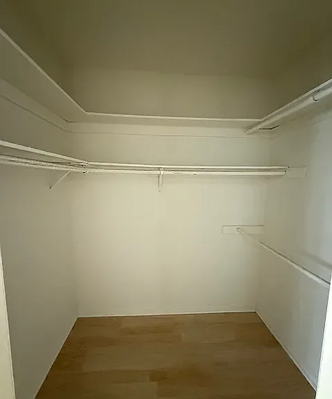 5210 Zelzah Ave. — Photo 6