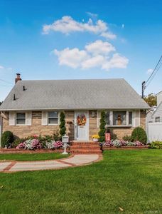 82 Gates Avenue, Valley Stream, NY, 11580