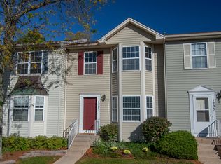 1203 Koster Ct, Geneva, IL 60134