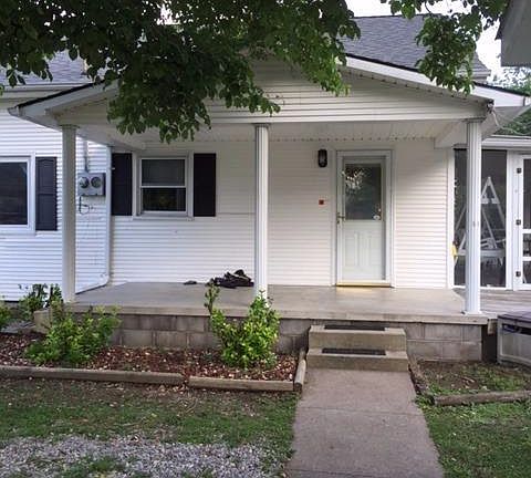 3rd image of 132 Walnut St