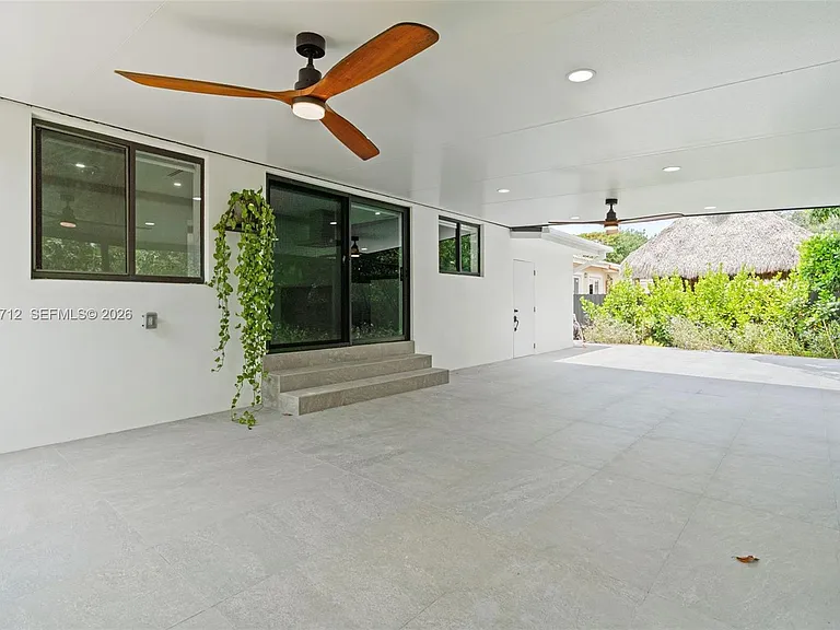 56 Whitethorn Dr — Photo 21