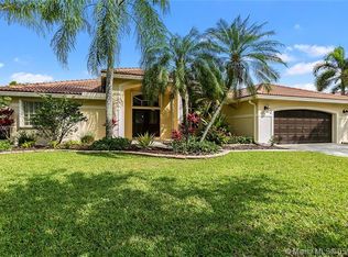 566 Stonemont Dr, Weston, FL 33326