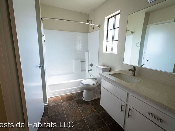 5th image of 5315 Colodny Dr Unit 15